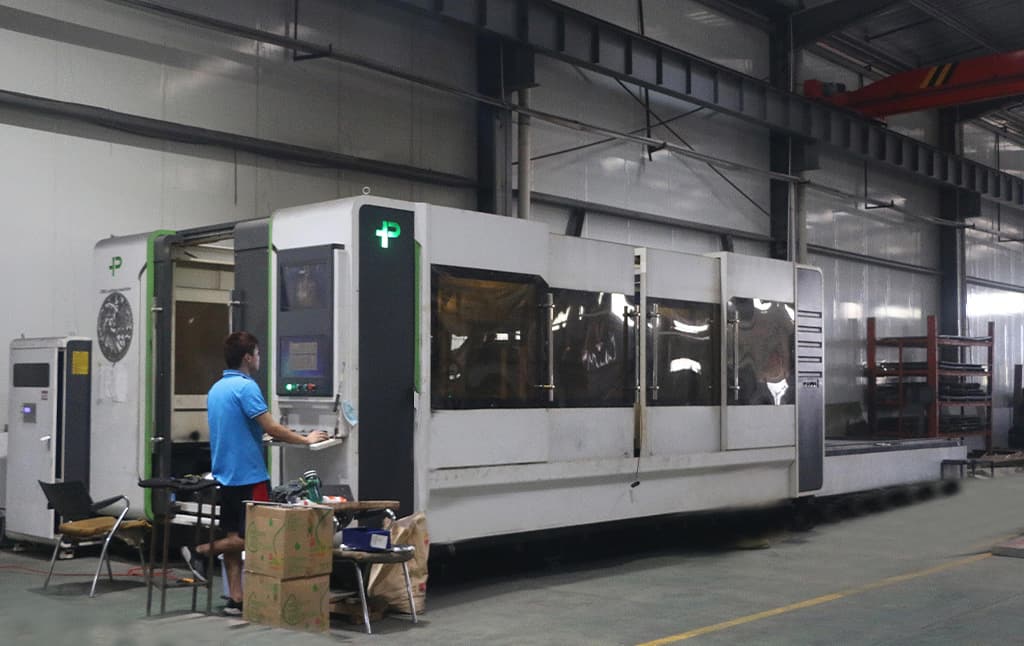 Laser cutting machine